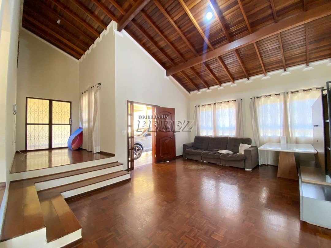 Casa, de 4 quartos, 325.26 m² para alugar no Monte Carlo - Londrina/PR - Foto 1