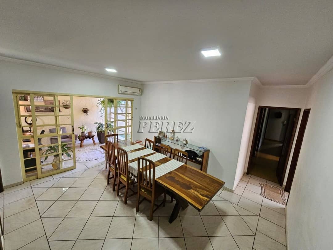 Casa à venda e locação. Ampla com 5 Dormitórios à Venda no Campo Belo - Londrina - Foto 2