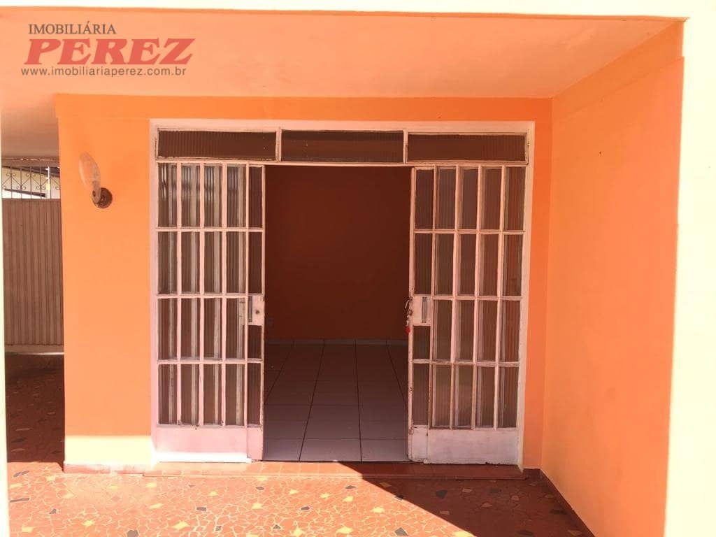 Casa comercial, de 3 quartos, 187.95 m² à venda no Bancarios - Londrina/PR - Foto 2