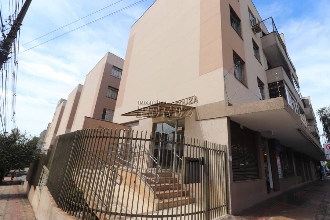 Apartamento no Edf. Prost De Souza, de 3 quartos para alugar no Londrilar - Londrina/PR - Foto 0