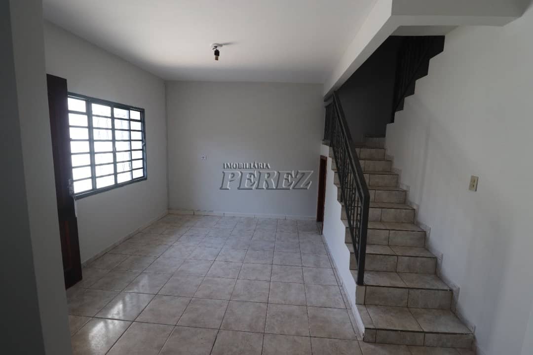 Sobrado para alugar no Jardim Tarumã, região leste de Londrina. - Foto 3
