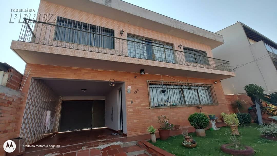 Sobrado, de 4 quartos, 226.35 m² à venda no Califórnia - Londrina/PR - Foto 0