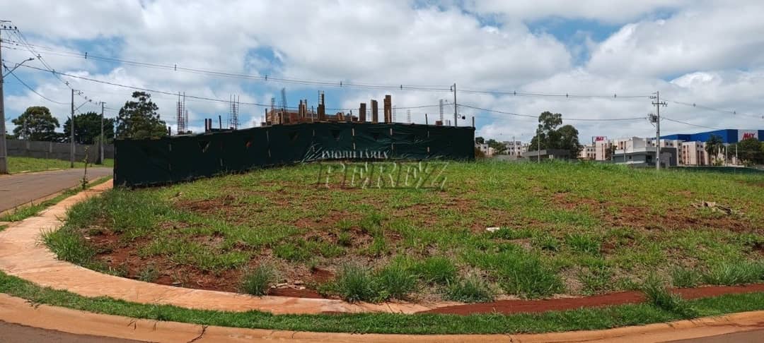 Terrenos no Condomínio Golden Park 2 à venda no Marumbi - Londrina/PR - Foto 0