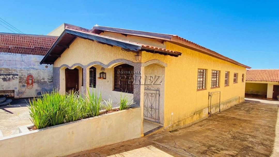 Casa, de 4 quartos, 246 m² à venda no Califórnia - Londrina/PR - Foto 3