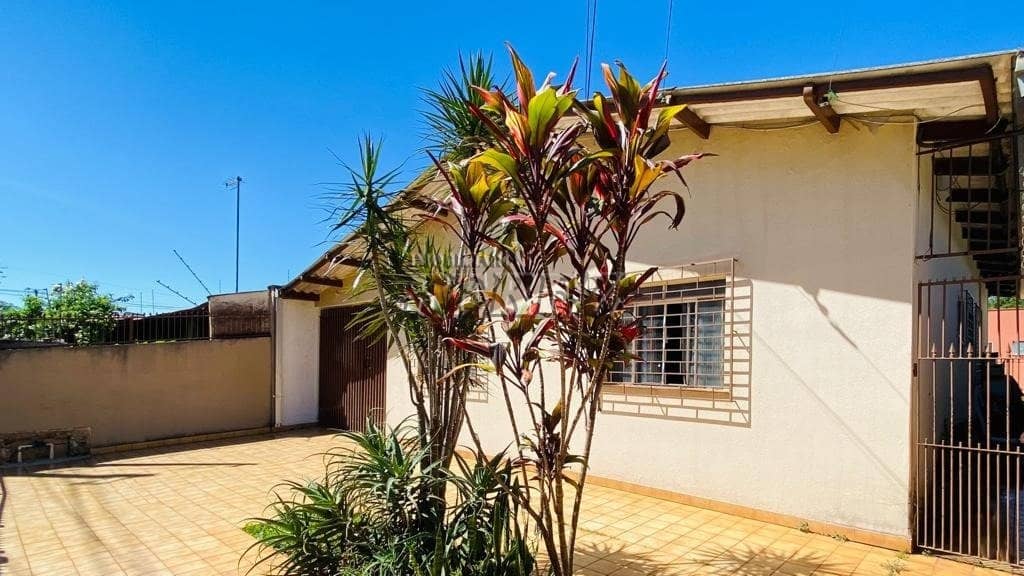 Casa, de 3 quartos, 164.69 m² à venda no Messiânico - Londrina/PR - Foto 4