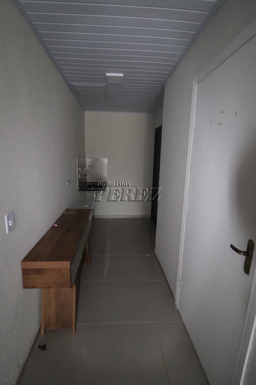 Sala comercial localizado na avenida Presidente Abraham Lincoln região sul de Londrina - Foto 2