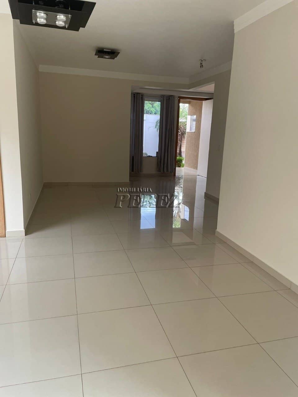 Casa, de 4 quartos, 270 m² à venda no Jardim Itatiaia 2 - Londrina/PR - Foto 4