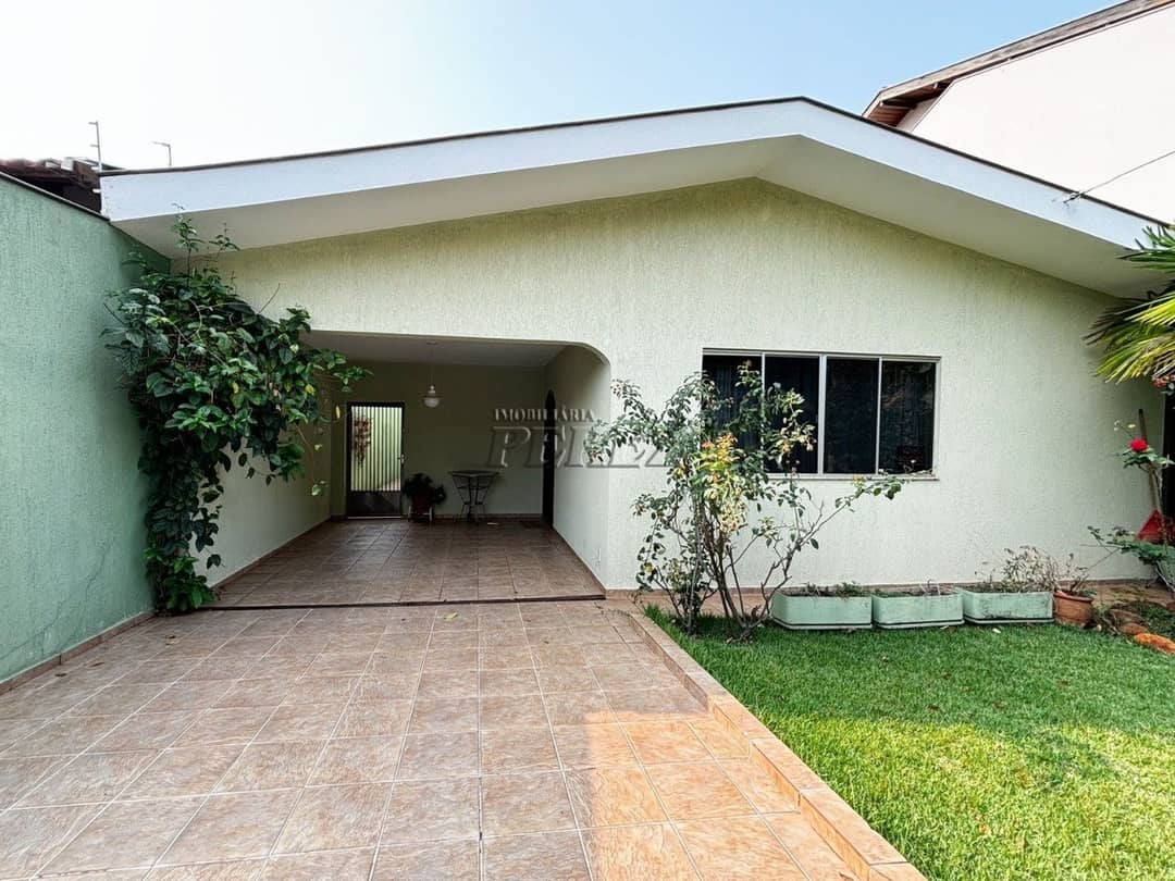 Casa, de 3 quartos, 172 m² à venda no Vila Fujita - Londrina/PR - Foto 1