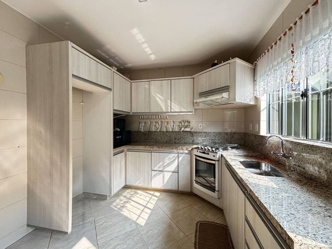 Casa, de 3 quartos, 172 m² à venda no Vila Fujita - Londrina/PR - Foto 3