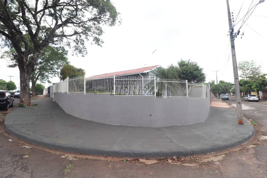 Casa a venda na rua Dorival Cavassani, Conjunto Ernani Moura Lima - Foto 1
