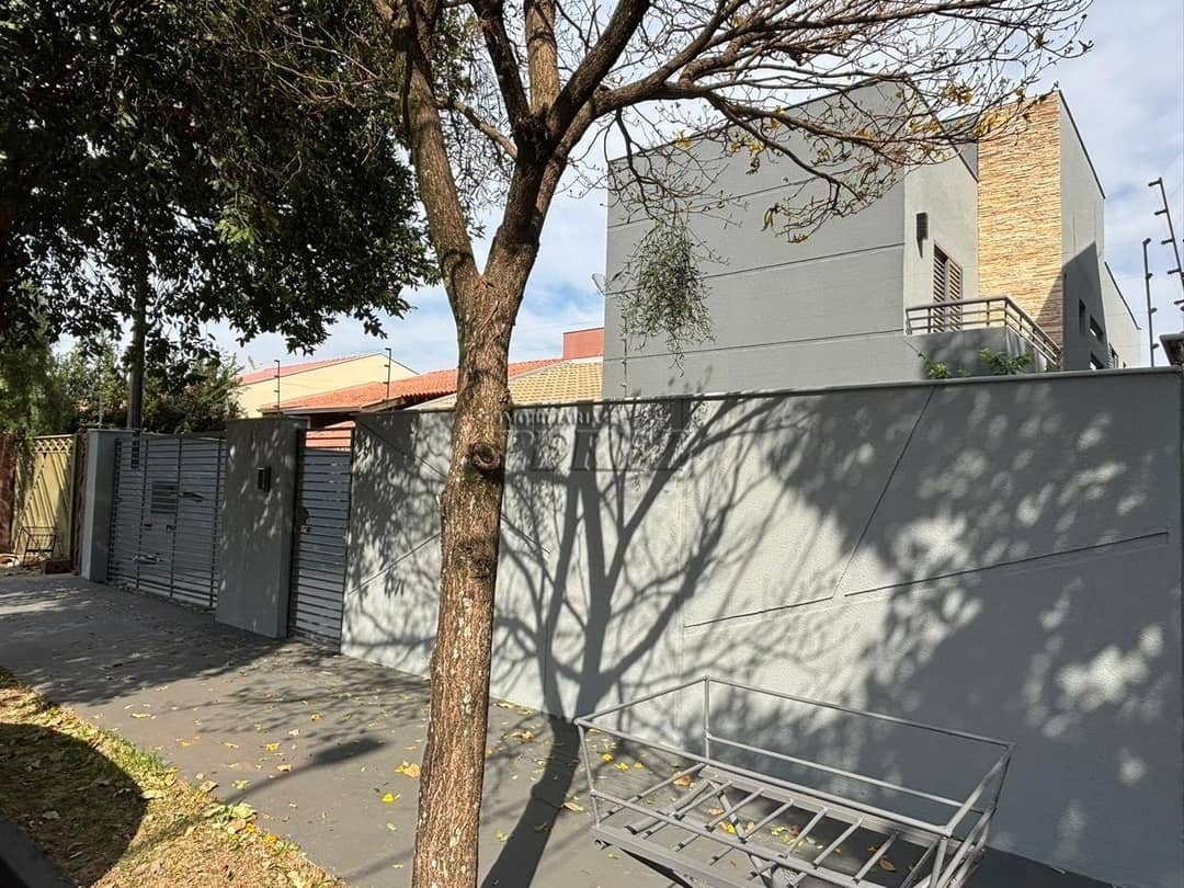 Casa a venda na rua Governador Valadares,  Jardim Andrade - Foto 1