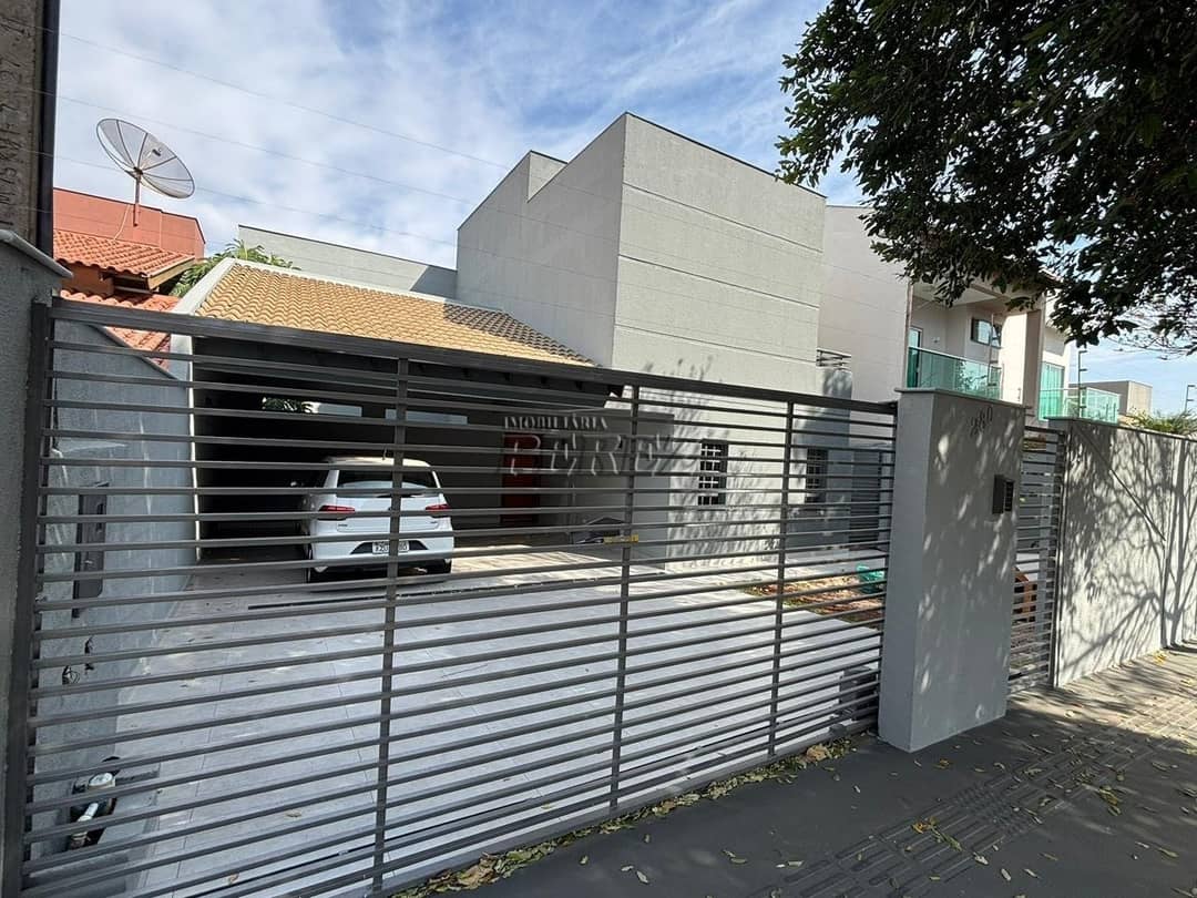 Casa a venda na rua Governador Valadares,  Jardim Andrade - Foto 0