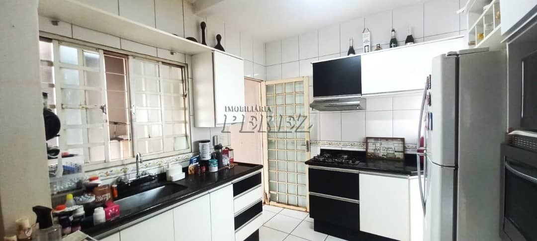Casa, de 4 quartos, 180 m² à venda no Califórnia - Londrina/PR - Foto 3
