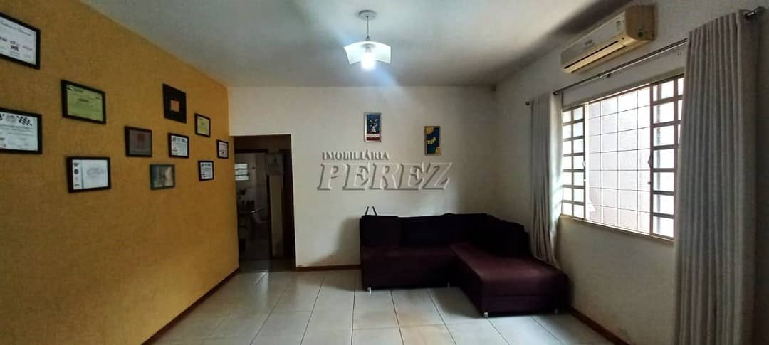 Casa, de 4 quartos, 180 m² à venda no Califórnia - Londrina/PR - Foto 2