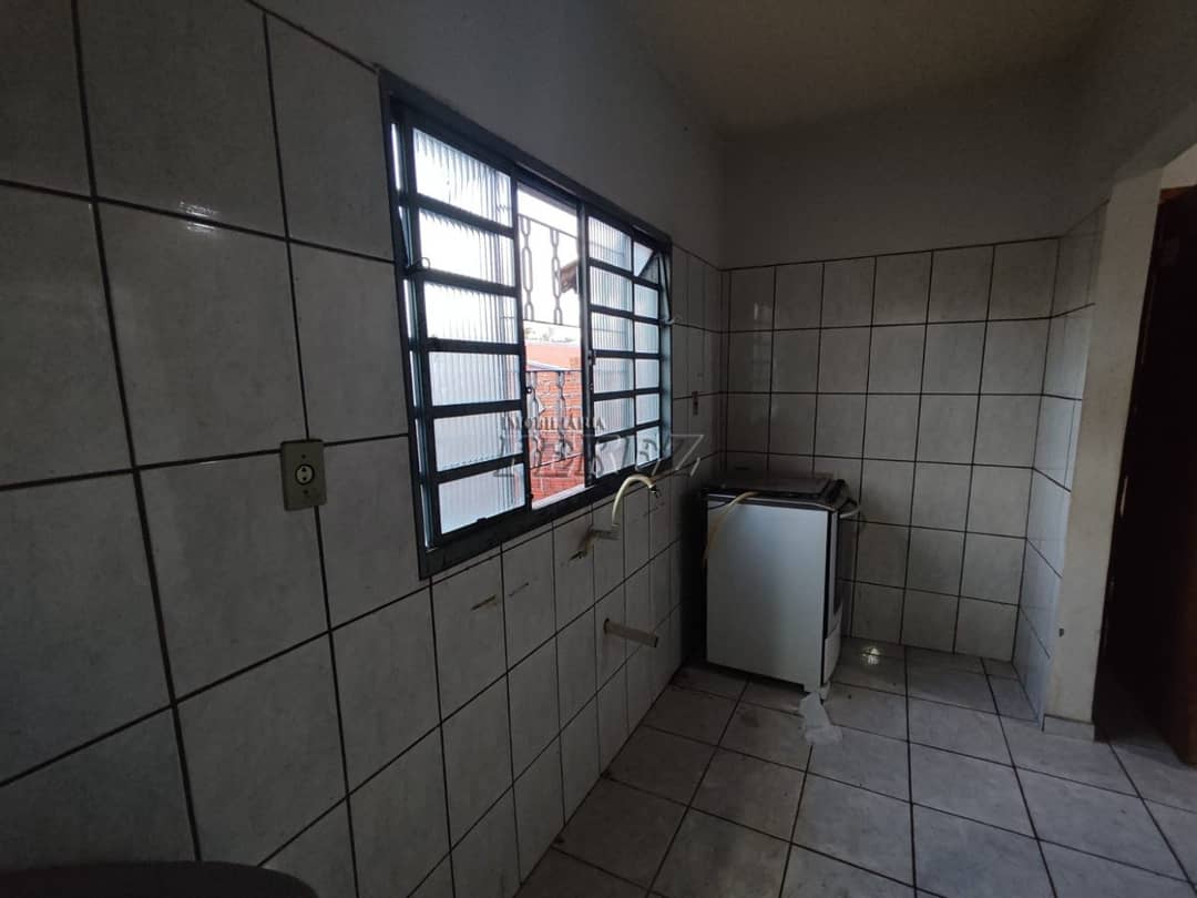 Casa à Venda no Jardim Tokio, Rua Yoshikawa Koji zona Oeste de londrina - Foto 4