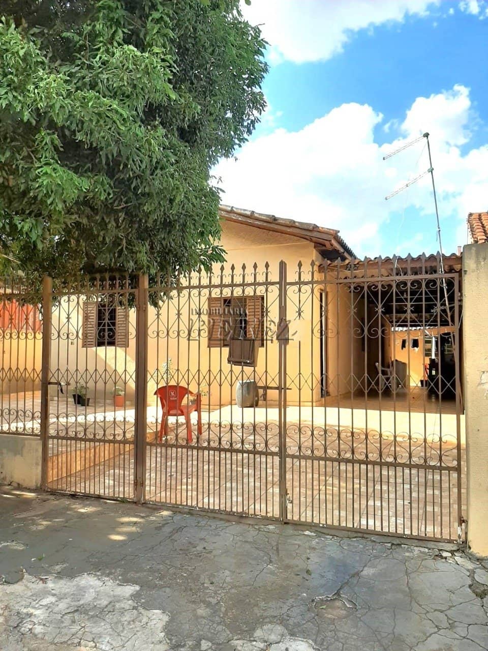 Casa com dependência  a venda na rua Da Violetas, no parque Ouro Branco. - Foto 0