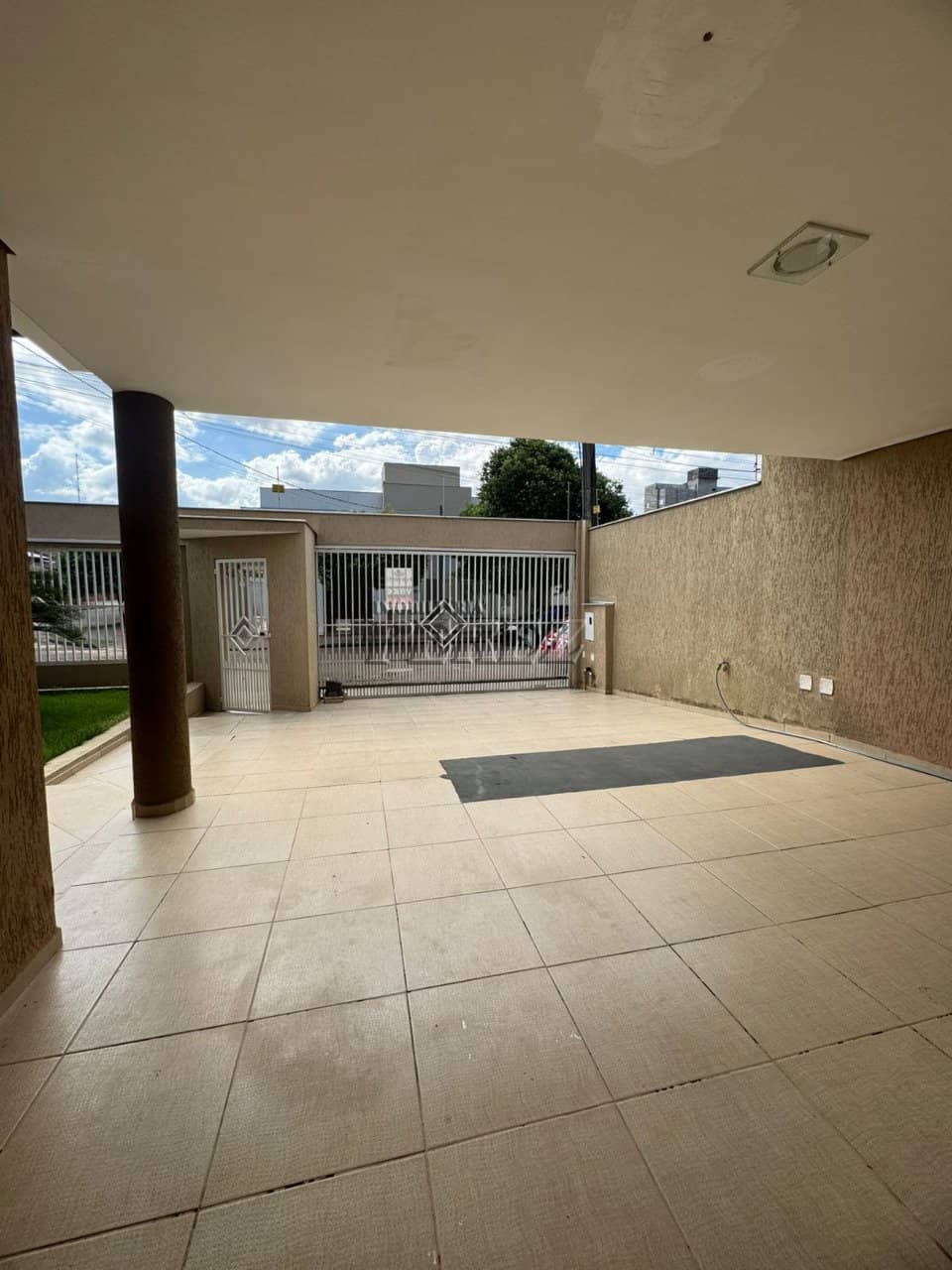 Sobrado, de 3 quartos, 162.5 m² à venda no Vale De San Izidro - Londrina/PR - Foto 2