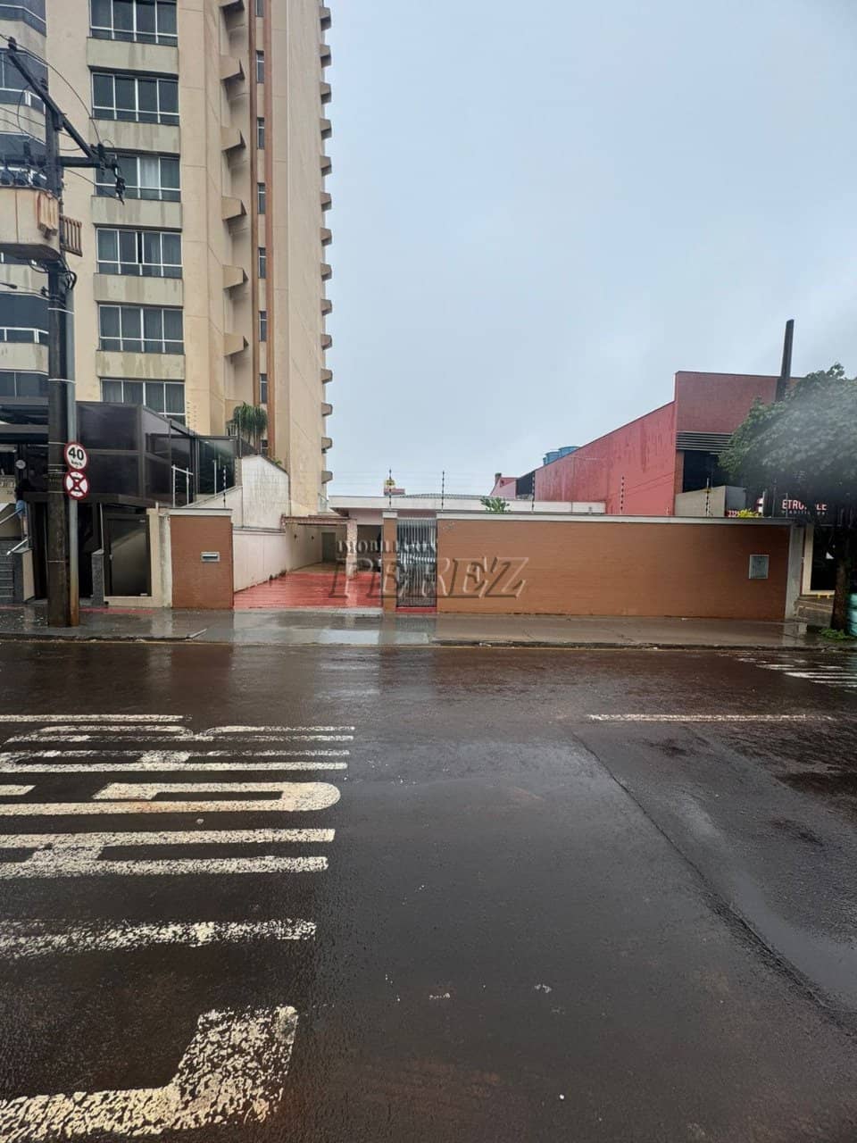 Casa, de 4 quartos, 323 m² à venda no Centro - Londrina/PR - Foto 0