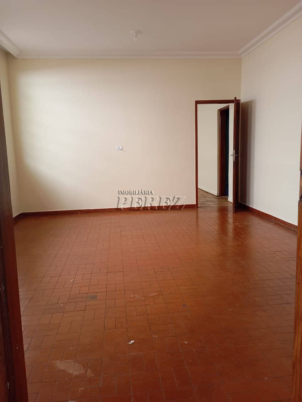 Casa, de 5 quartos, 200 m² para alugar no Aeroporto - Londrina/PR - Foto 3
