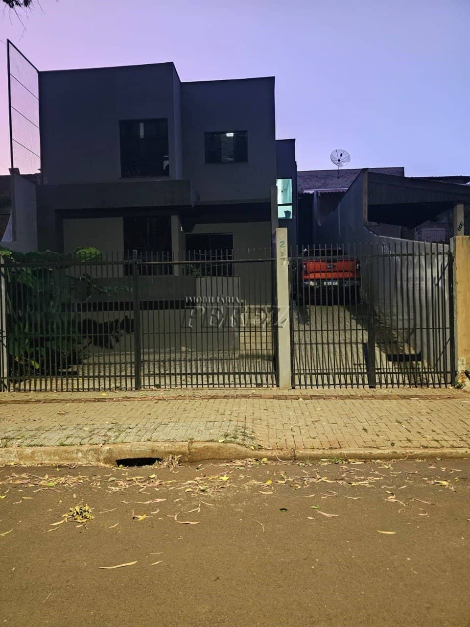 Casa, de 7 quartos, 198.45 m² para alugar no Champagnat - Londrina/PR - Foto 0