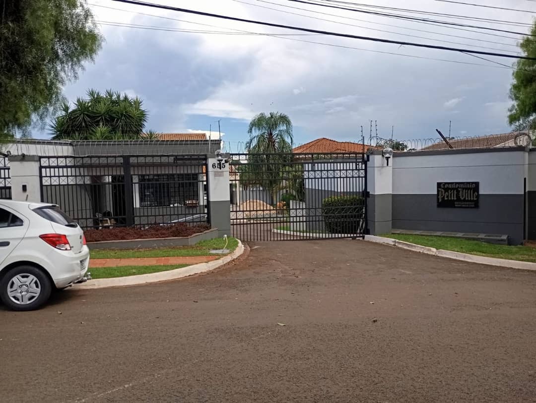 Casa  no Petit Ville, de 1 quarto à venda no Jardim Itatiaia 2 - Londrina/PR - Foto 0