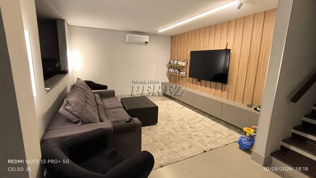 Casa, de 4 quartos, 283.96 m² à venda no Quebec - Londrina/PR - Foto 2