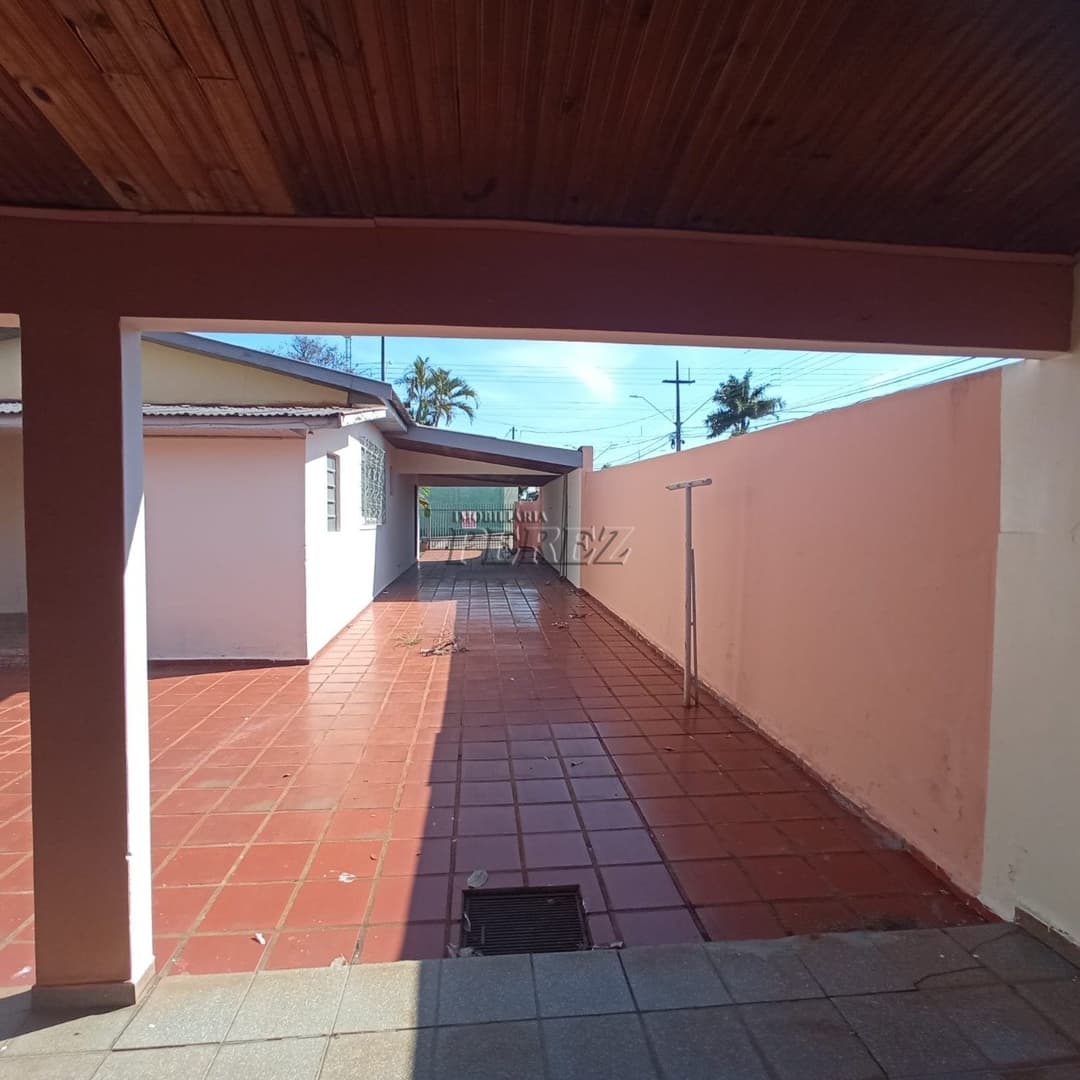 Casa, de 3 quartos para alugar no Centro - Sertanópolis/PR - Foto 16