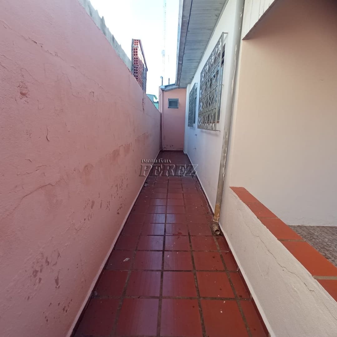 Casa, de 3 quartos para alugar no Centro - Sertanópolis/PR - Foto 17