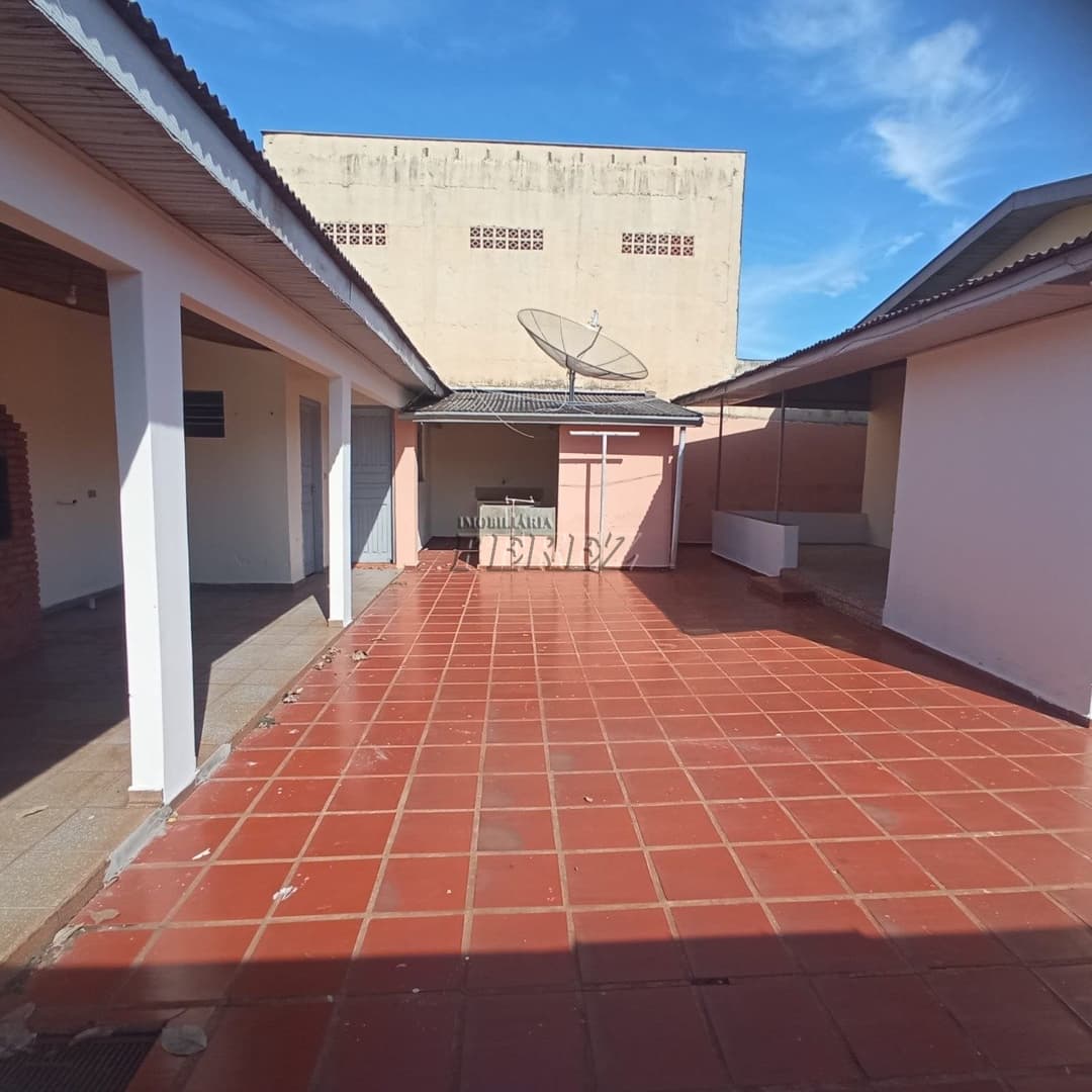 Casa, de 3 quartos para alugar no Centro - Sertanópolis/PR - Foto 18