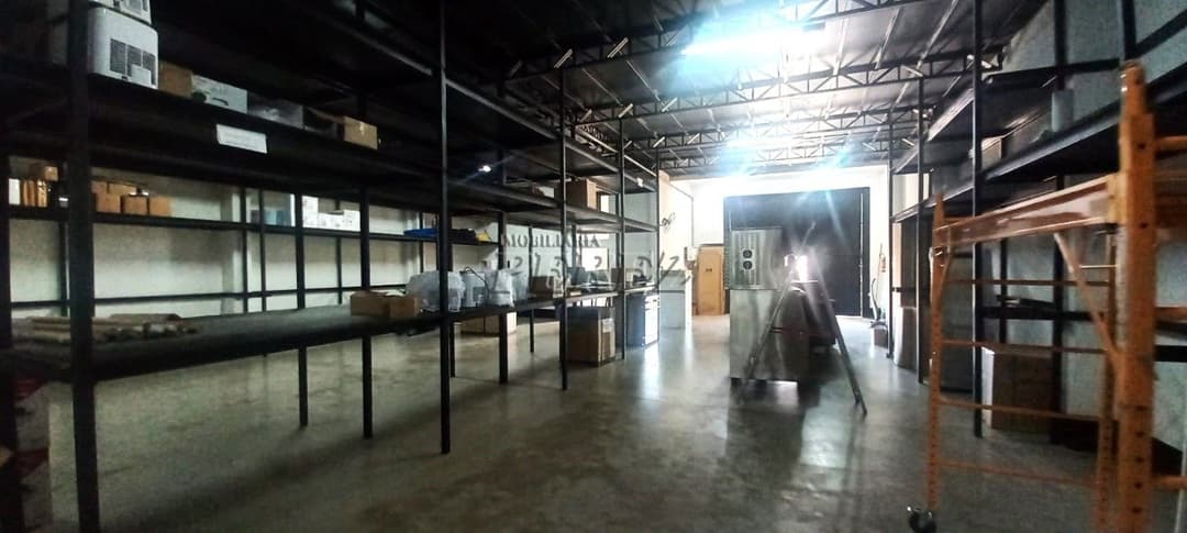 Galpão, 350 m² para alugar no Portal De Versalhes 1 - Londrina/PR - Foto 1