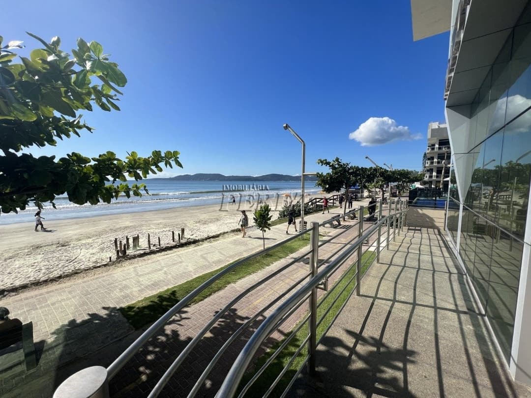 Apartamento de Alto Padrão Frente ao Mar - Edifício Palazzo Del Mare - Meia Praia, Itapema/SC - Foto 6