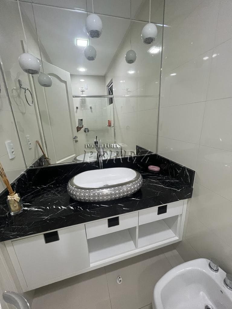 Apartamento de Alto Padrão à Venda - Frente Mar em Meia Praia, Itapema/SC na rua 241 - Foto 29
