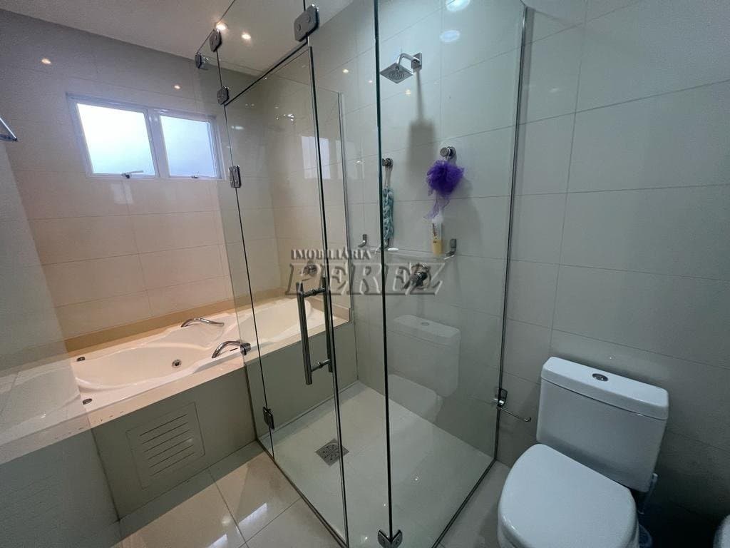 Apartamento de Alto Padrão à Venda - Frente Mar em Meia Praia, Itapema/SC na rua 241 - Foto 30