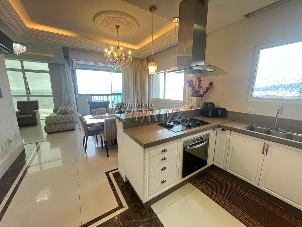 Apartamento de Alto Padrão à Venda - Frente Mar em Meia Praia, Itapema/SC na rua 241 - Foto 16