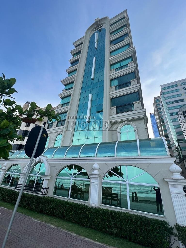 Apartamento de Alto Padrão à Venda - Frente Mar em Meia Praia, Itapema/SC na rua 241 - Foto 2