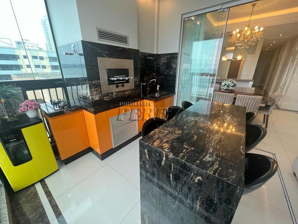 Apartamento de Alto Padrão à Venda - Frente Mar em Meia Praia, Itapema/SC na rua 241 - Foto 9