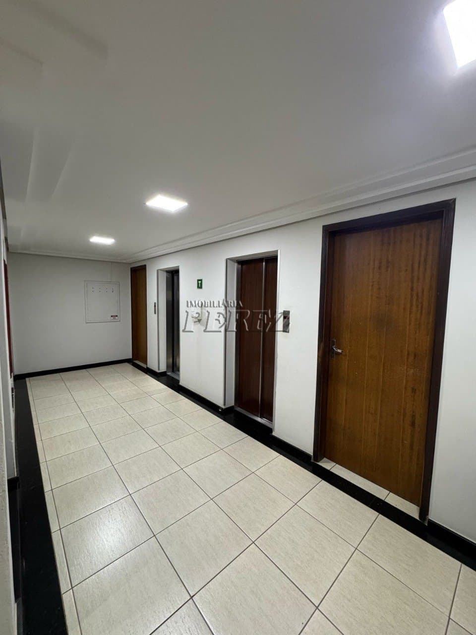 Apartamento no Edifício Caravelas, de 3 quartos, 103.29 m² à venda no Centro - Londrina/PR - Foto 2