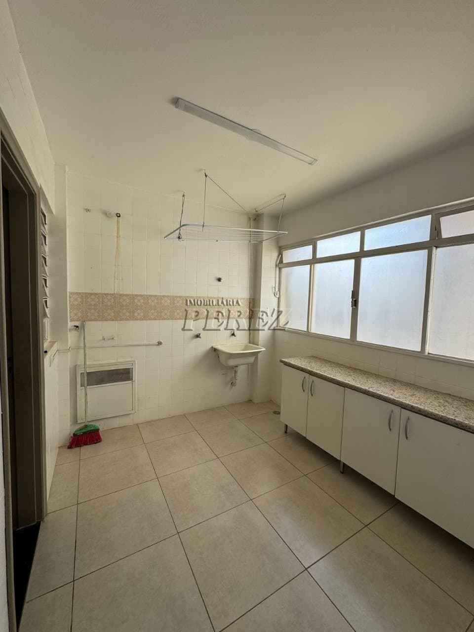 Apartamento no Edifício Caravelas, de 3 quartos, 103.29 m² à venda no Centro - Londrina/PR - Foto 6