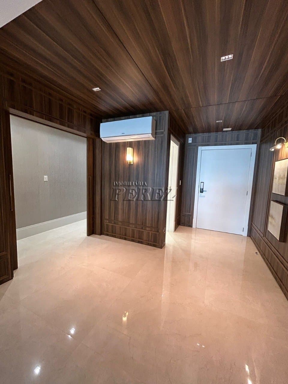 Rua 313 - Meia Praia | Apartamento de Alto Padrão | 04 Suítes | 180m² Privativos | 04 Vagas - Foto 3