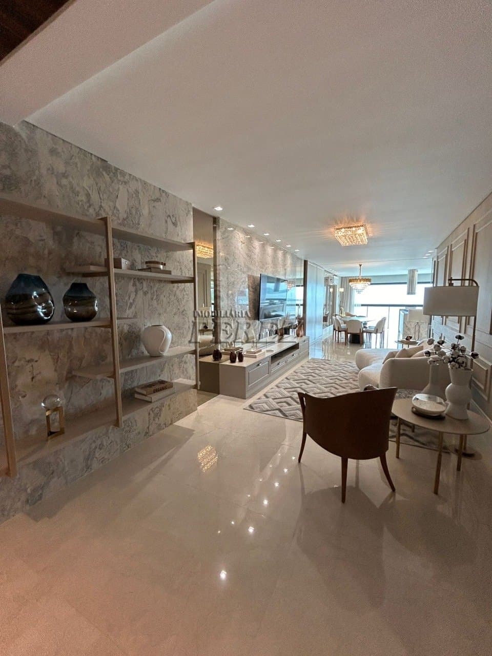 Rua 313 - Meia Praia | Apartamento de Alto Padrão | 04 Suítes | 180m² Privativos | 04 Vagas - Foto 6
