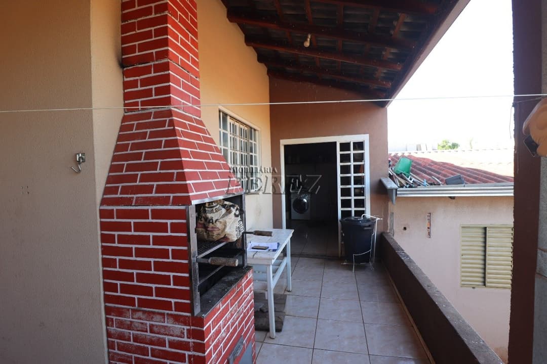 Casa, de 5 quartos, 180 m² para alugar no Jardim Planalto - Londrina/PR - Foto 13