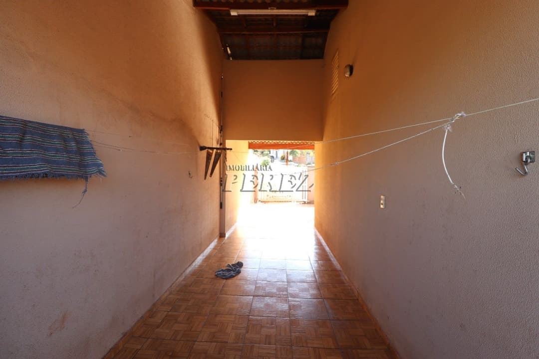 Casa, de 5 quartos, 180 m² para alugar no Jardim Planalto - Londrina/PR - Foto 15