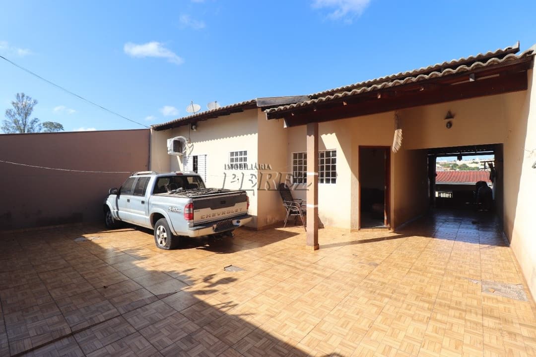Casa, de 5 quartos, 180 m² para alugar no Jardim Planalto - Londrina/PR - Foto 18