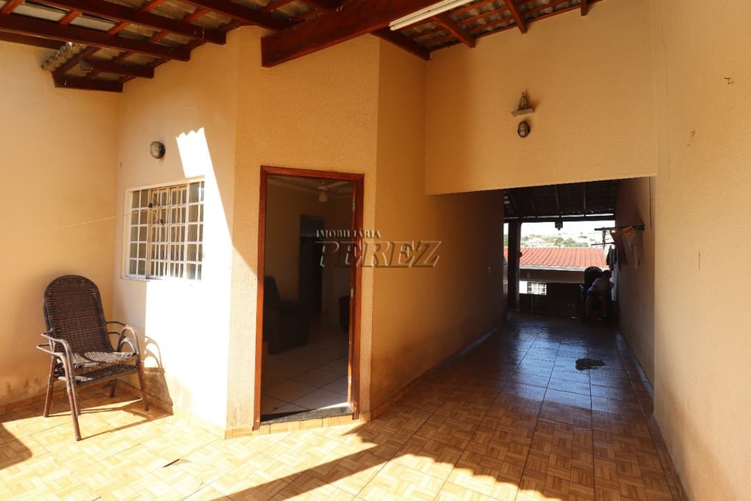 Casa, de 5 quartos, 180 m² para alugar no Jardim Planalto - Londrina/PR - Foto 21
