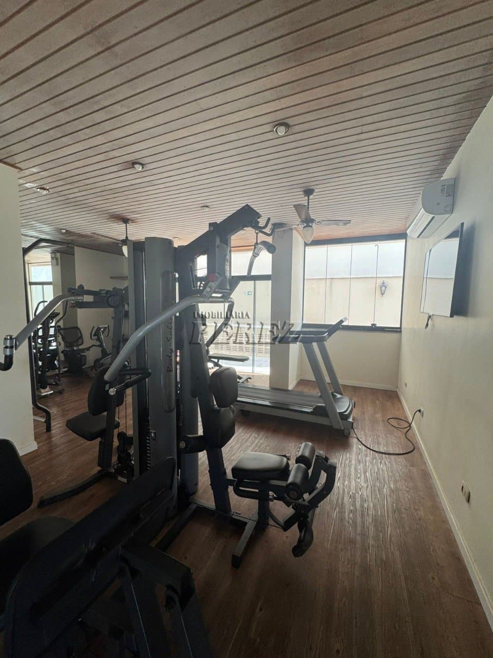 Apartamento no Edificio Bavaria, de 3 quartos, 138 m² à venda no Centro - Londrina/PR - Foto 25