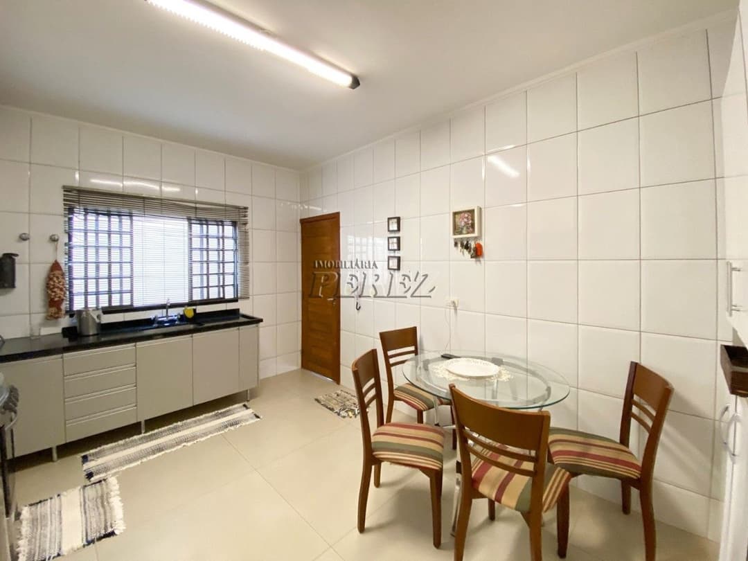 Casa, de 3 quartos, 220 m² para alugar no Antares - Londrina/PR - Foto 5