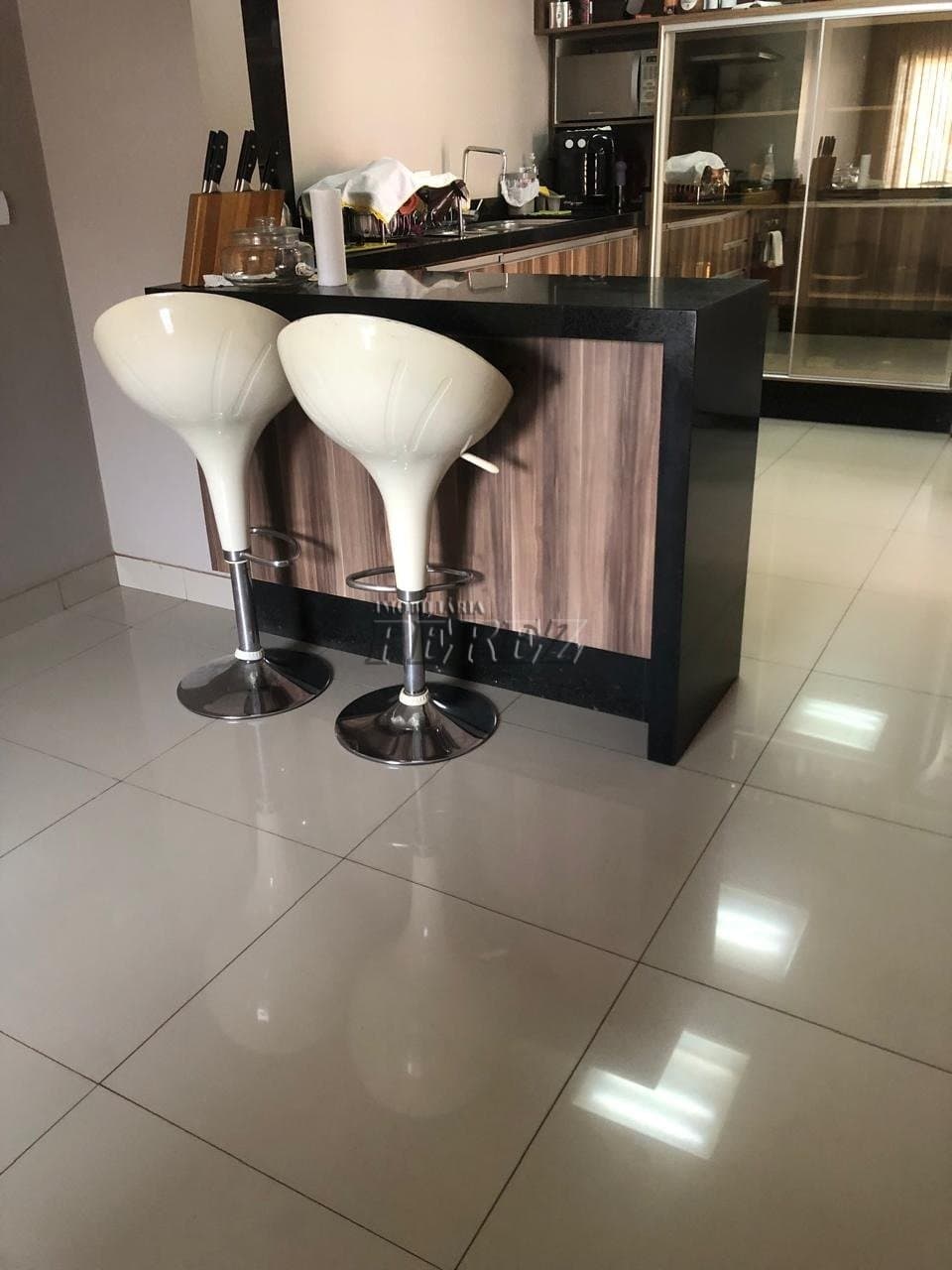 Casa, de 4 quartos, 270 m² à venda no Caravelle - Londrina/PR - Foto 6