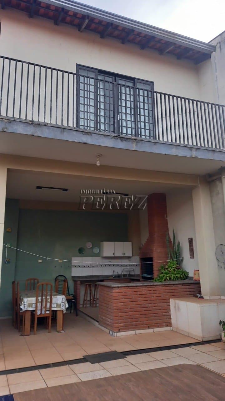 Casa, de 3 quartos à venda no Champagnat - Londrina/PR - Foto 1
