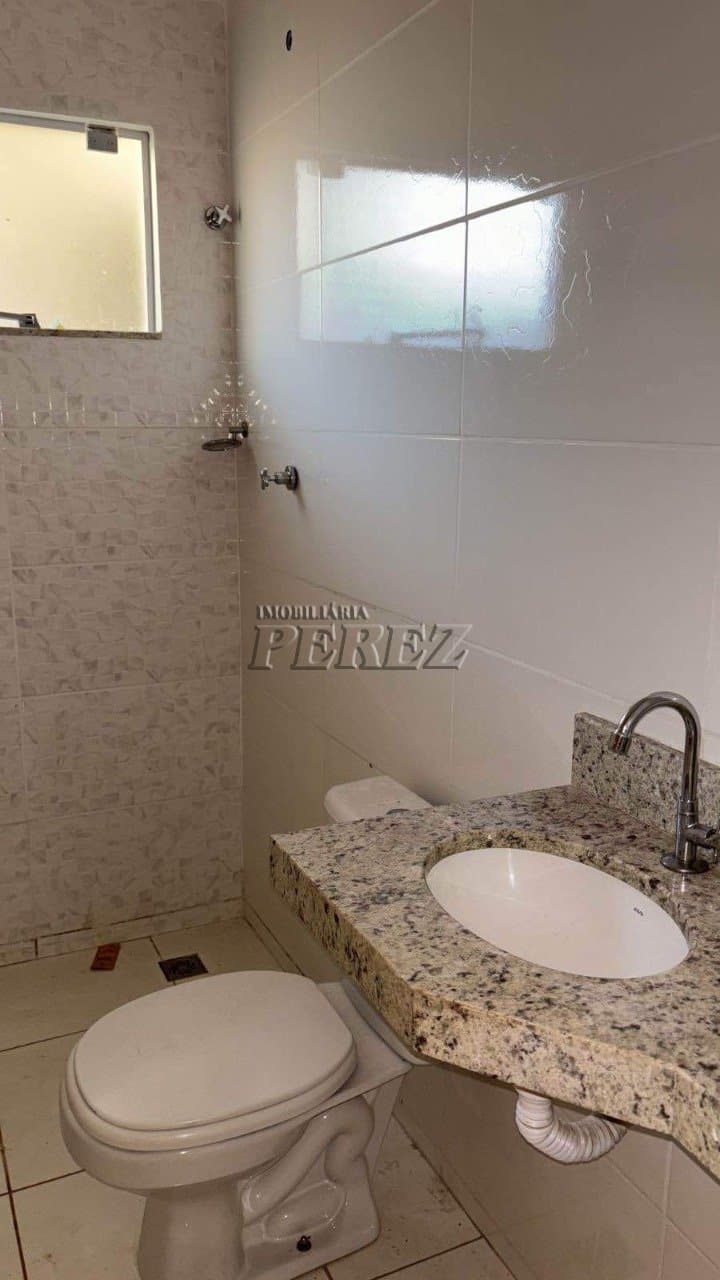 Casa à Venda na Rua Abílio Loureiro - Jardim Montecatini, Londrina/PR - Foto 9
