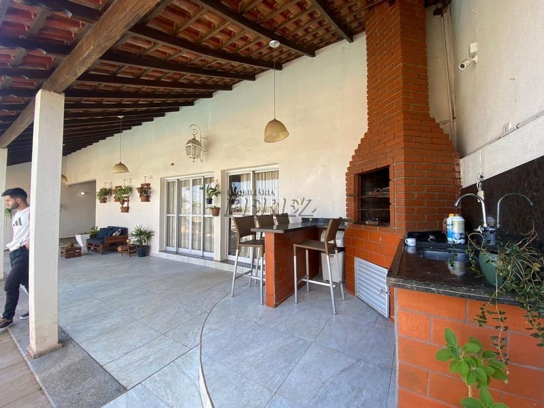 Casa, de 5 quartos, 270 m² à venda no Coroados - Londrina/PR - Foto 3